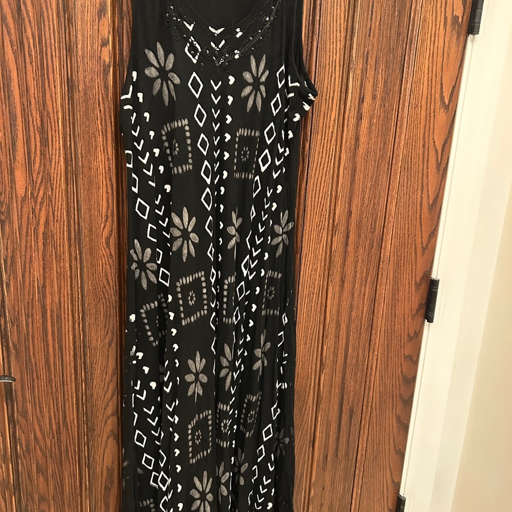 Chic Black and White Patterned Midi/Maxi Dress, sleeveless Sz M-L